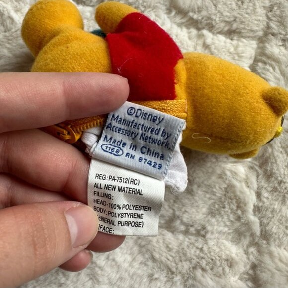 Disney | Y2K 90's Winnie The Pooh Keychain - Picture 6 of 9